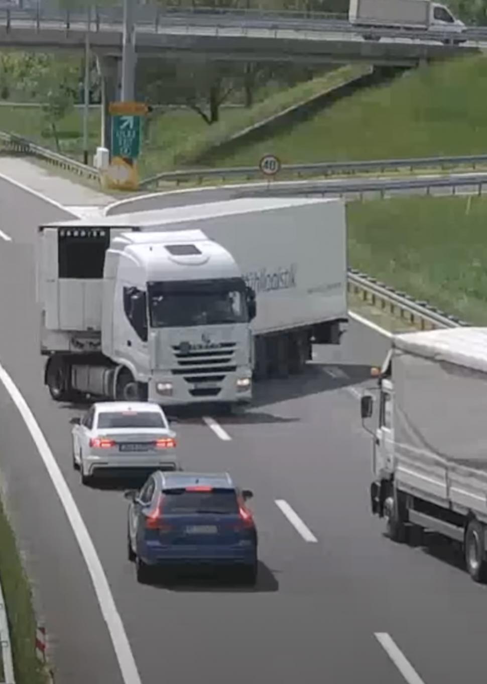 Șofer român de TIR, prins conducând pe contrasens pe o autostradă din Croația. Pedeapsa usturătoare pe care riscă să primească 833380