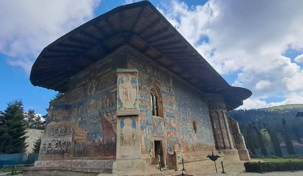 Secretul albastrului de Voroneț 833550