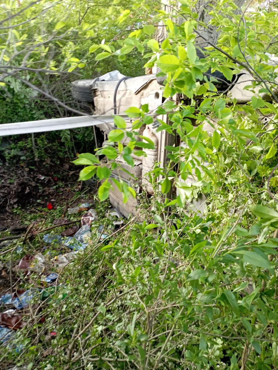 Accident mortal în Vaslui! Un șofer de 24 de ani a intrat cu mașina într-un copac 833794