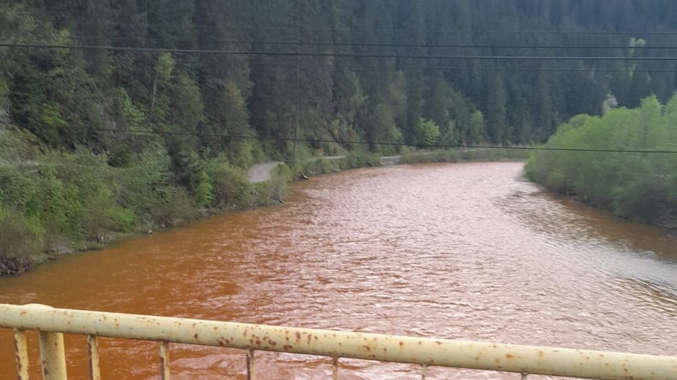 Alertă de poluare pe râul Bistrița! Sunt depășiri foarte mari la fier, zinc, cupru. Mesajul transmis de autorităţi