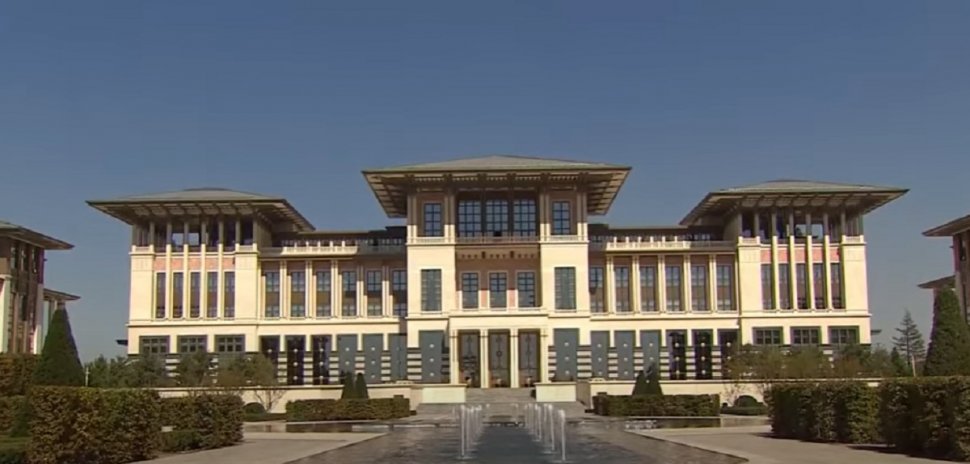 Președintele Turciei, viață de sultan. Are cel mai scump palat din lume: 30 milioane euro costă doar geamurile!