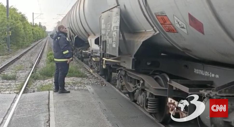 Trafic blocat în nordul Bucureștiului, după ce un marfar s-a defectat pe șine, la bariera Petricani 834080