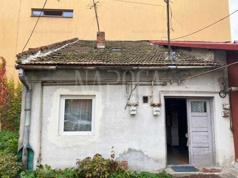 Cum arată "apartamentul situat la casă" scos la vânzare la un preţ de lux în Cluj  834418