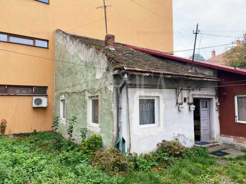 Cum arată "apartamentul situat la casă" scos la vânzare la un preţ de lux în Cluj  834419