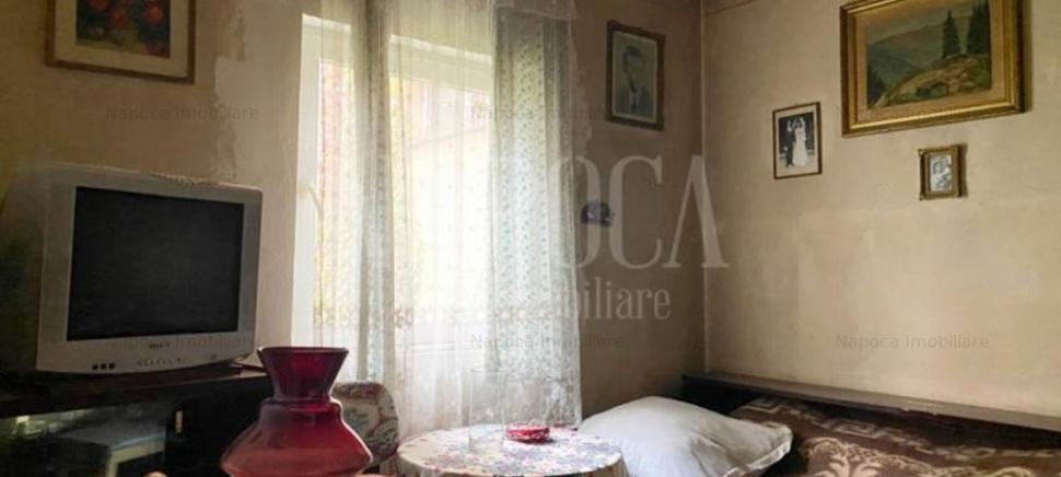 Cum arată "apartamentul situat la casă" scos la vânzare la un preţ de lux în Cluj  834420