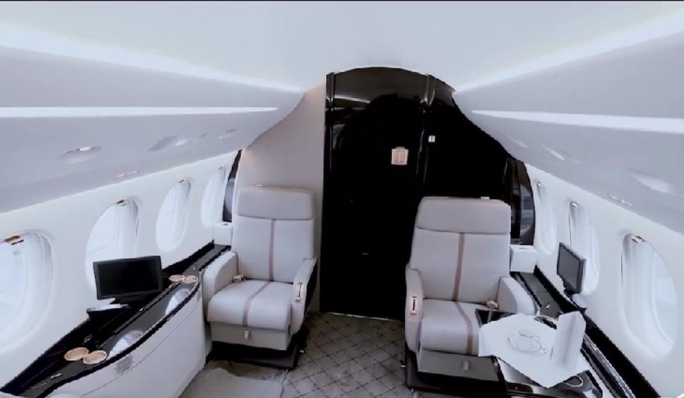 Klaus Iohannis zboară cu avionul privat la un summit european. Costurile deplasării sunt clasificate, iar toaleta pare să aibă hublou 834140