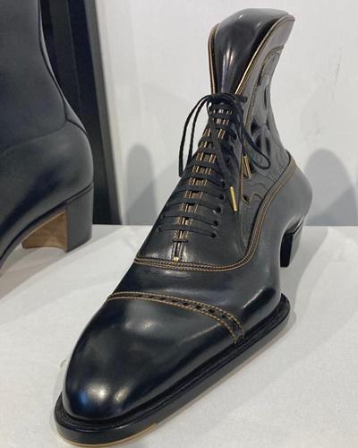 Victor Vulpe, românul care a făcut al doilea cel mai frumos pantof din lume | "E că în povestea Cenușăresei" 834670