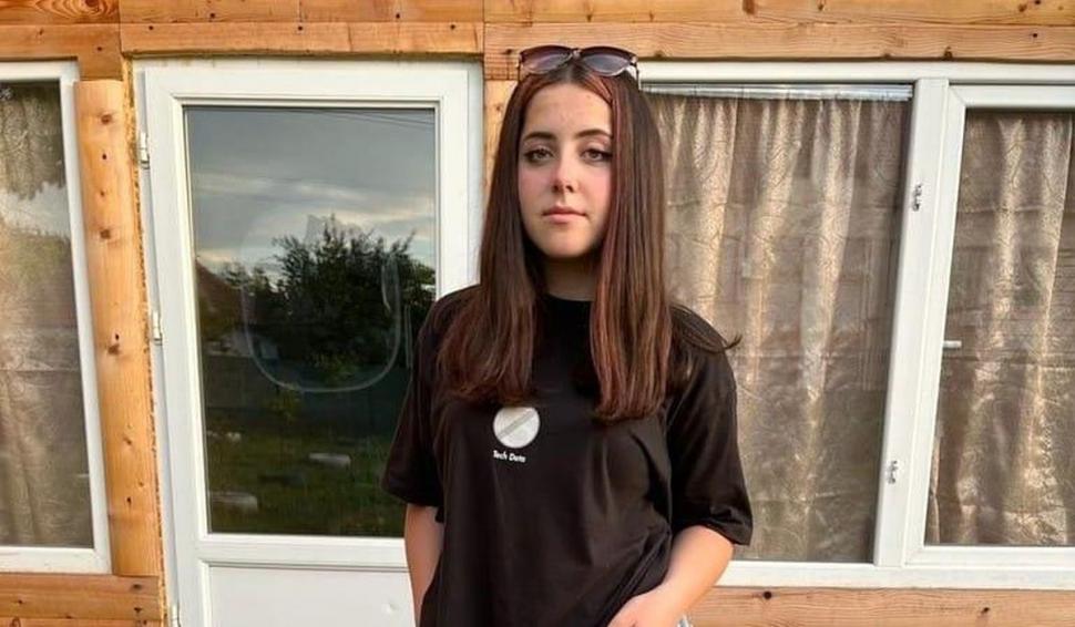 Laura, Cristina şi Mădălin sunt cei trei adolescenţi care au murit în Mehedinţi, după ce maşina lor s-a izbit de un TIR 834485