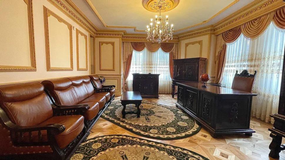 Familia lui Nicolae Guţă îşi vinde palatul de lux de la Petroşani. Suma exorbitantă pe care o cere 834588