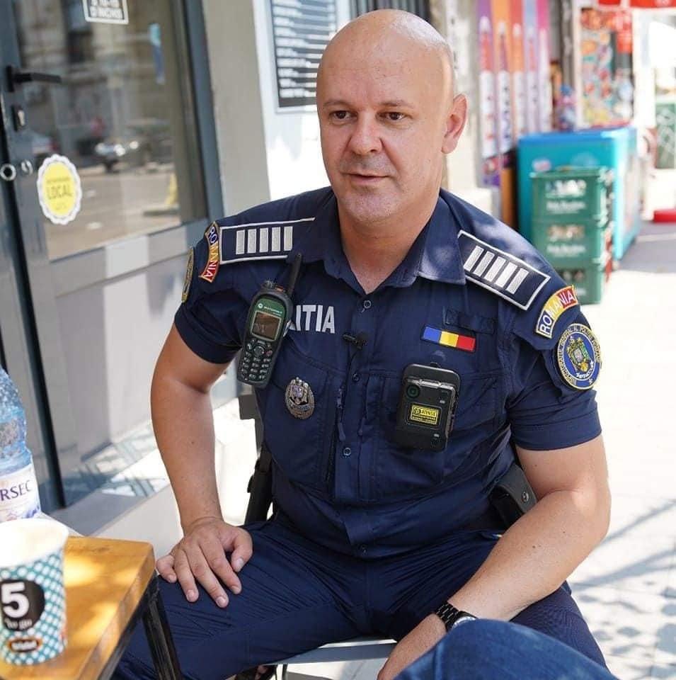 Un poliţist celebru în online şi-a dat demisia şi a renunţat la pensie după 27 de ani de muncă 834638