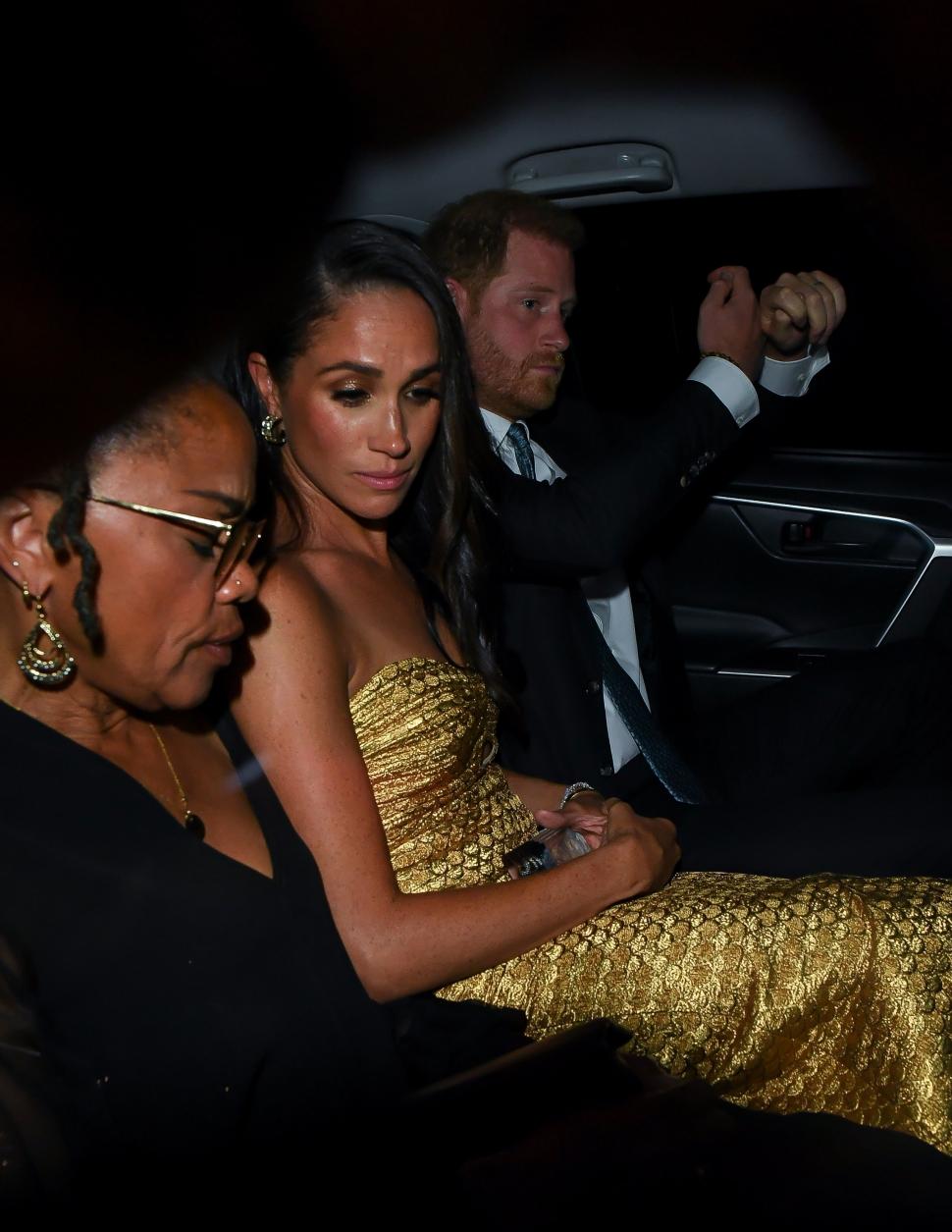 Prințul Harry și Meghan, la un pas de un "accident catastrofal" cu maşina după ce au fost urmăriţi de paparazzi 834731