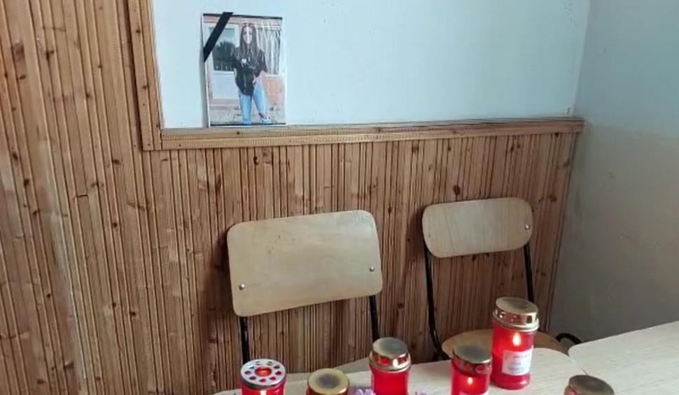 Ultimul mesaj al Laurei, fata de 18 ani moartă în accidentul din Mehedinţi: "Dragă mami, să nu uiți că voi fi mereu lângă tine! Te iubesc cel mai mult" 834632