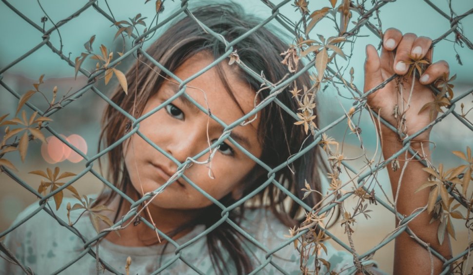 Aflux de migranţi la frontiera de sud a SUA | O fetiță de 8 ani a murit