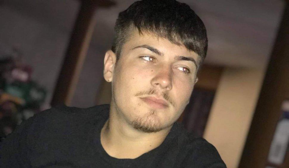 Pregătiri de înmormântare pentru cei trei tineri care şi-au pierdut viaţa în tragicul accident din Mehedinţi 834835