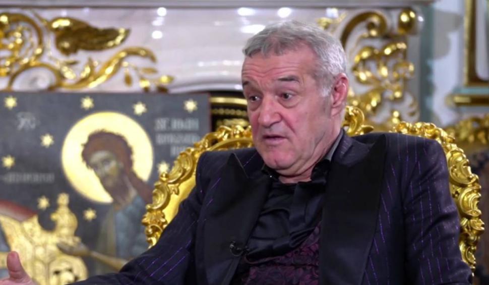 Cât costă treningul personalizat al lui Gigi Becali. Este brodat cu două cruci roşii şi are înscrisul "IC XC NI KA" 835018