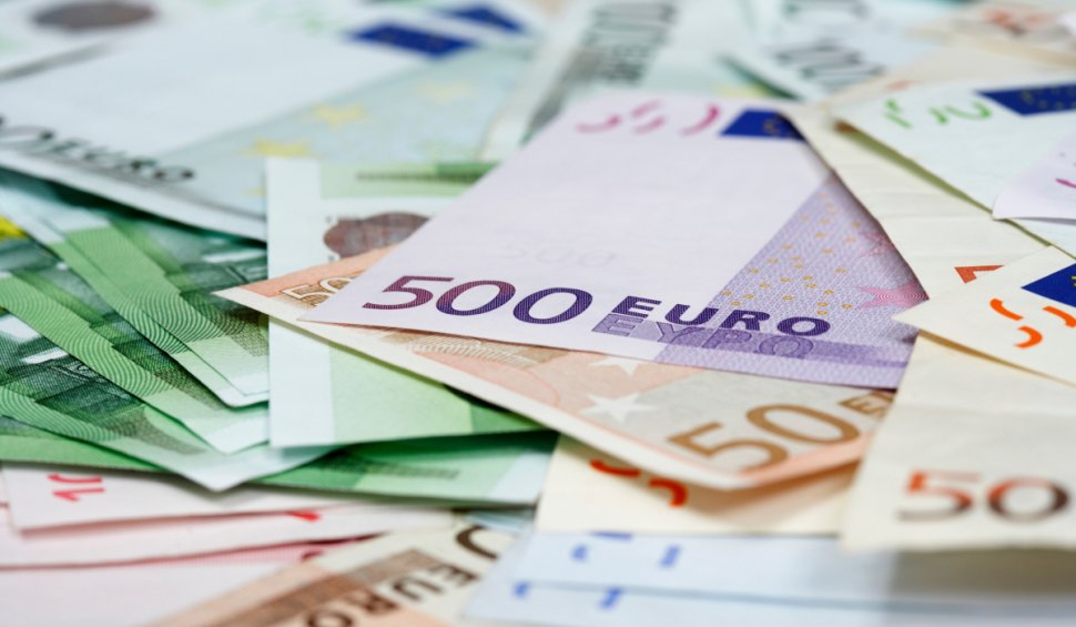 Curs valutar 19 mai 2023. Euro înregistrează un nou record 