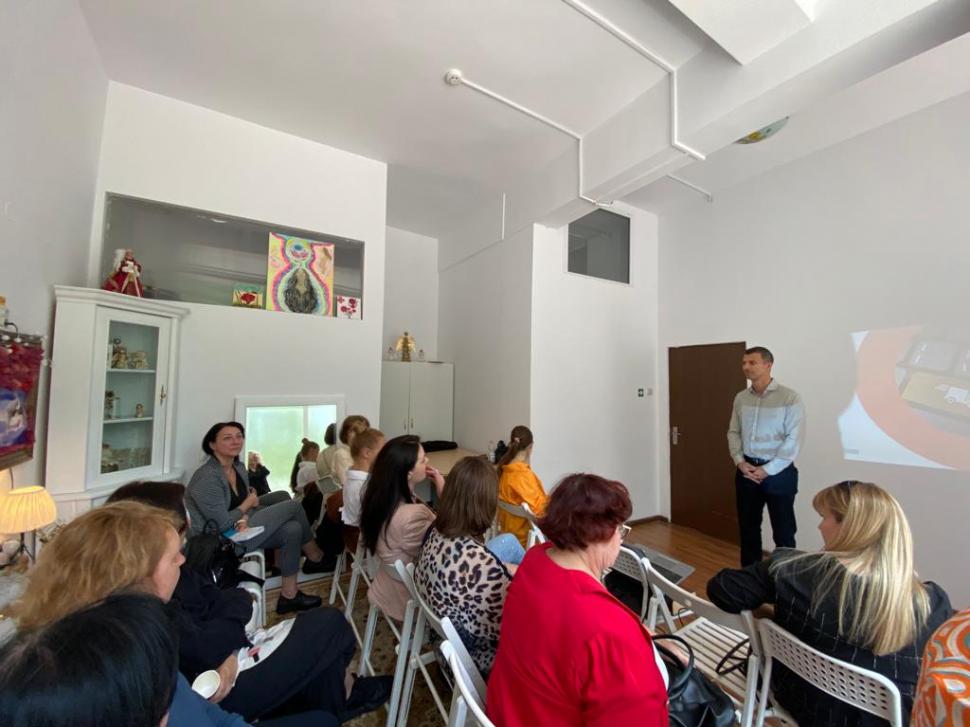 O nouă șansă pentru refugiații ucraineni: ateliere de antreprenoriat gratuite cu schimb de experiență de la mediul de afaceri românesc 835142