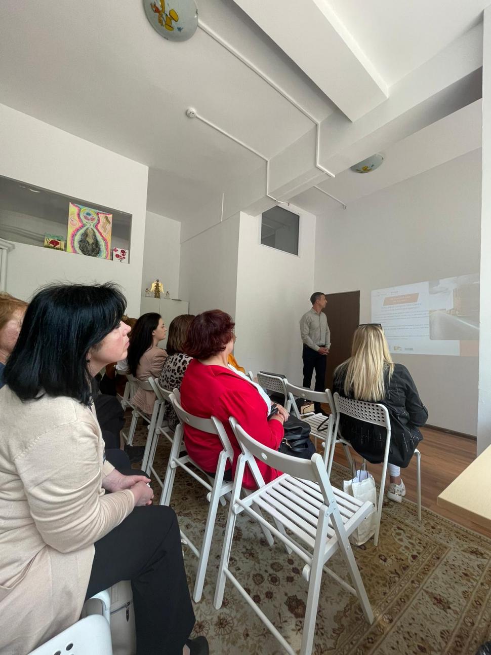 O nouă șansă pentru refugiații ucraineni: ateliere de antreprenoriat gratuite cu schimb de experiență de la mediul de afaceri românesc 835143