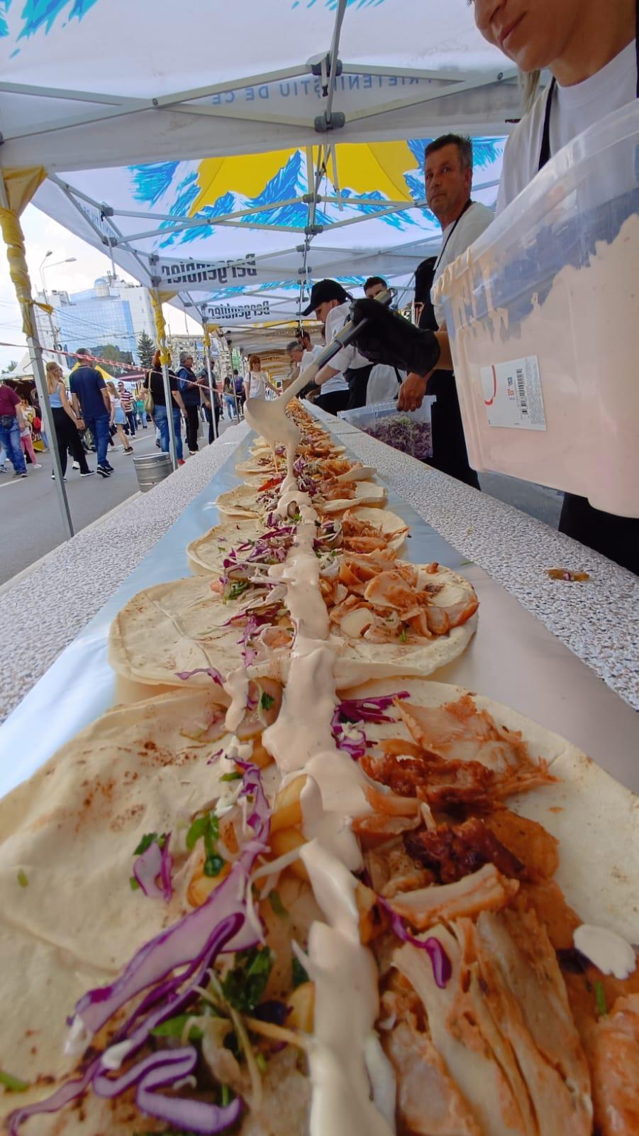Imagini cu shaorma gigant, surpriza culinară la Zilele Municipiului Ploiești 2023 835472