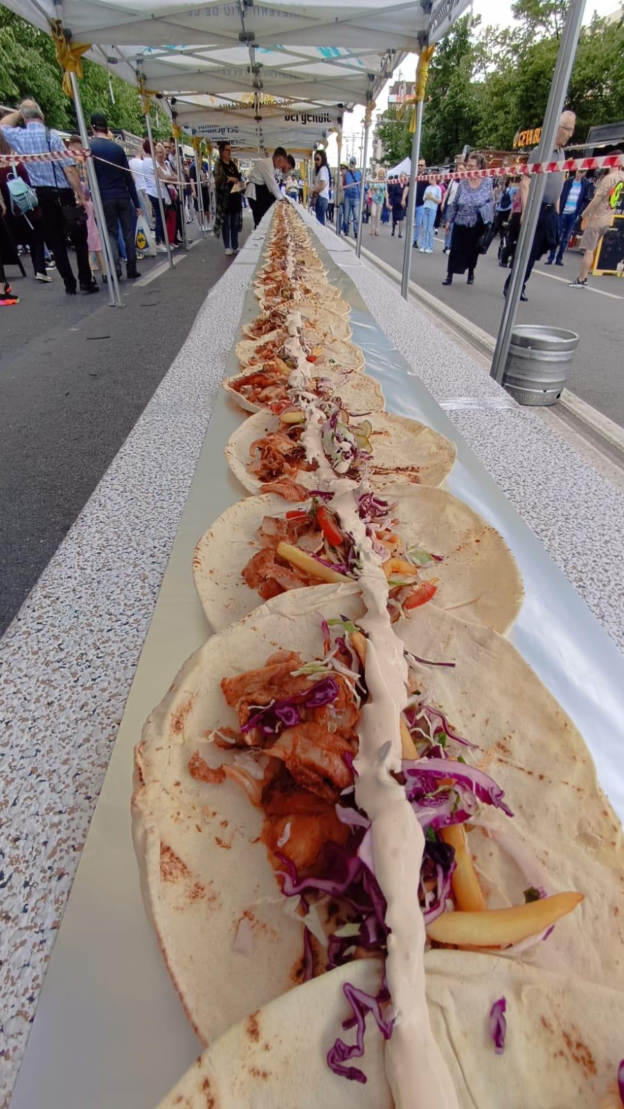 Imagini cu shaorma gigant, surpriza culinară la Zilele Municipiului Ploiești 2023 835474