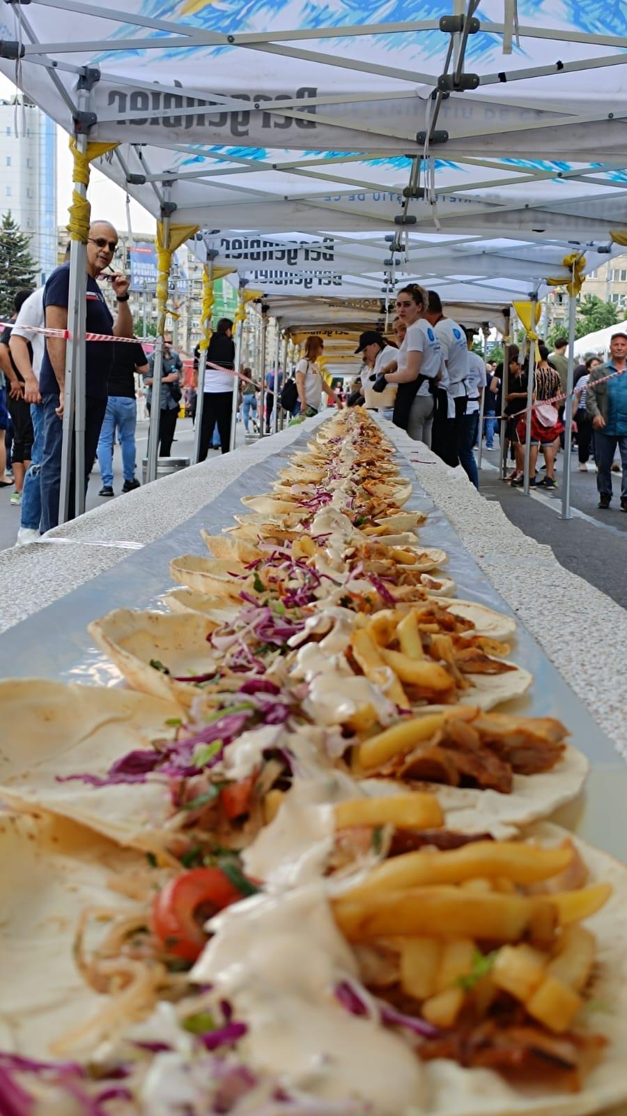 Imagini cu shaorma gigant, surpriza culinară la Zilele Municipiului Ploiești 2023 835475