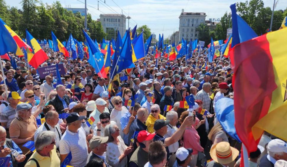 Zeci de mii de oameni la mitingul pro-european din Chișinău. Președintele PE, Roberta Metsola, a scandat cu mulțimea: Solidaritate!