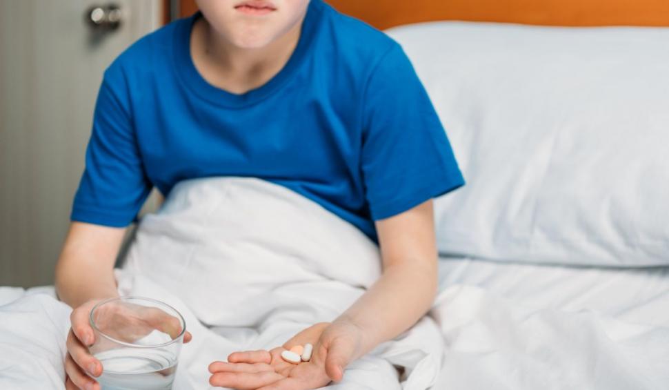 "Mami, mor?". Strigătul disperat al unui băieţel de şase ani, după ce a fost muşcat de cap de câinele familiei şi târât pe scări 835619