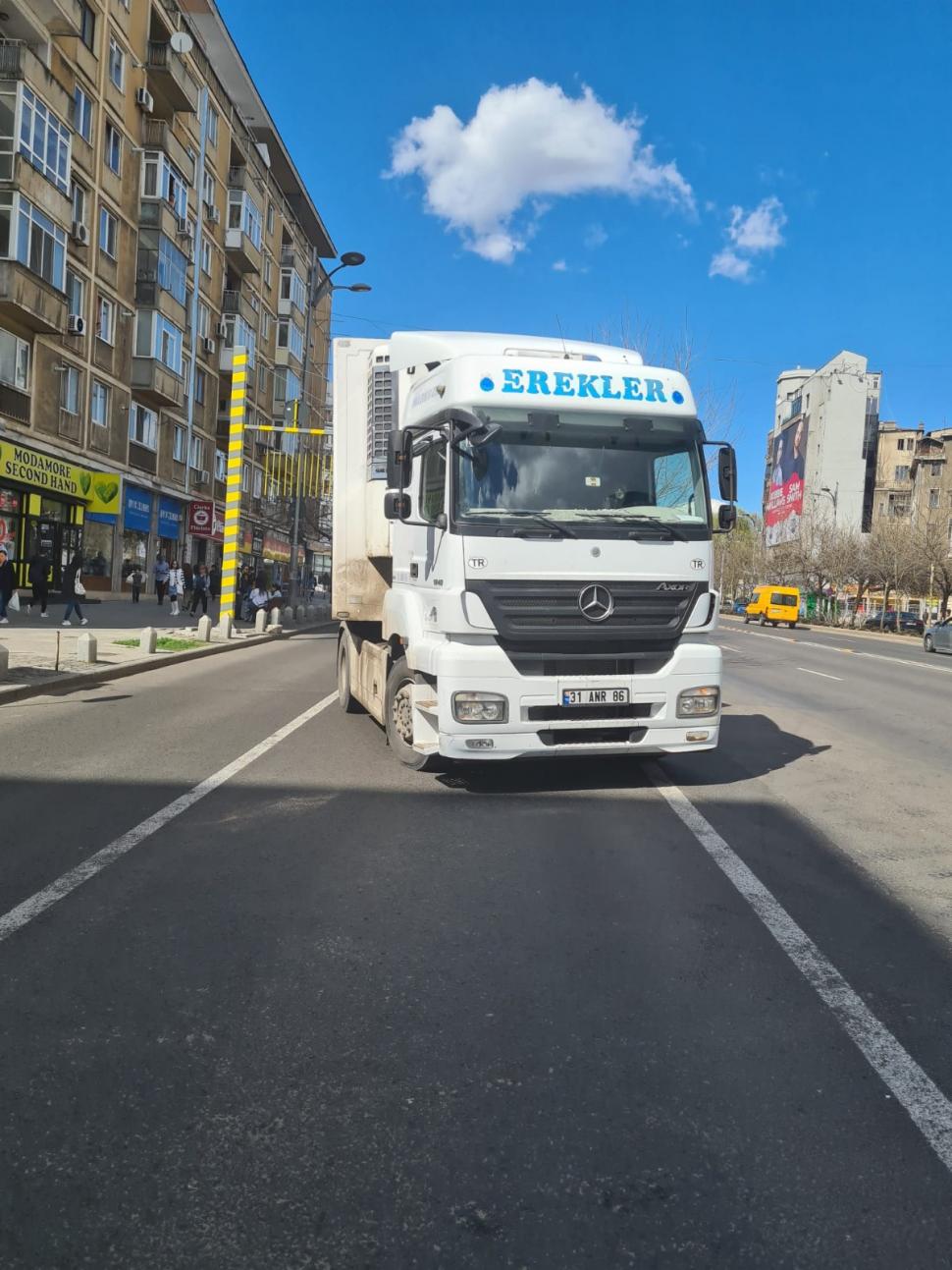 Primăria Sectorului 4, apel public pentru şoferii care circulă prin pasajul Unirii | Respectaţi regulile de circulaţie 835598