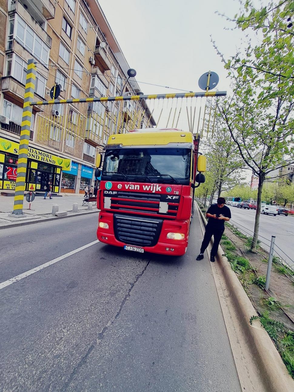 Primăria Sectorului 4, apel public pentru şoferii care circulă prin pasajul Unirii | Respectaţi regulile de circulaţie 835599