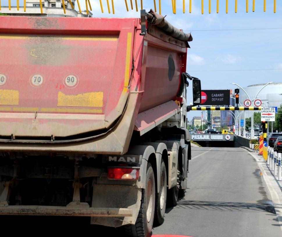 Primăria Sectorului 4, apel public pentru şoferii care circulă prin pasajul Unirii | Respectaţi regulile de circulaţie 835602