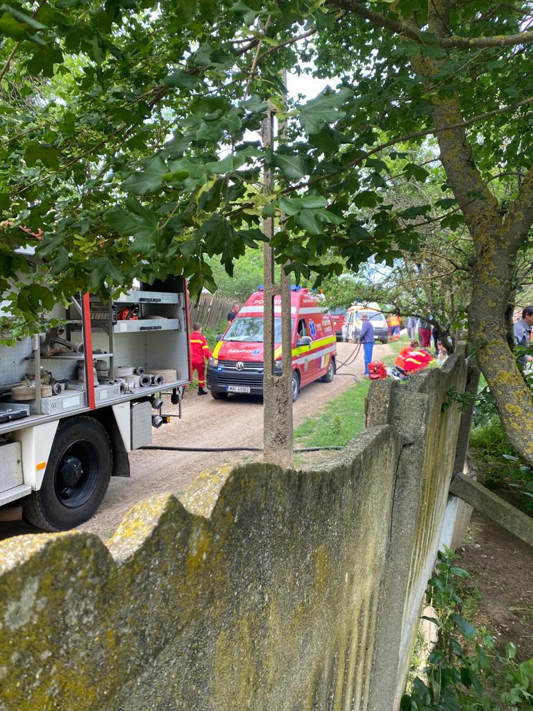 O mamă şi fetiţa ei de trei ani au murit arse de vii, în casă, după un incendiu devastator, în Teleorman 835555