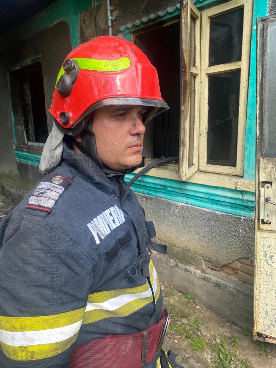 O mamă şi fetiţa ei de trei ani au murit arse de vii, în casă, după un incendiu devastator, în Teleorman 835557