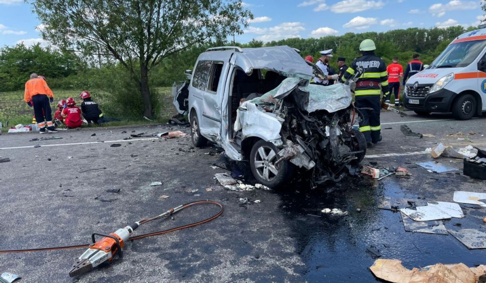 Familie moartă în accident: Mai aveau 10 km până ajungeau acasă | Durere fără margini după tragedia din Neamţ