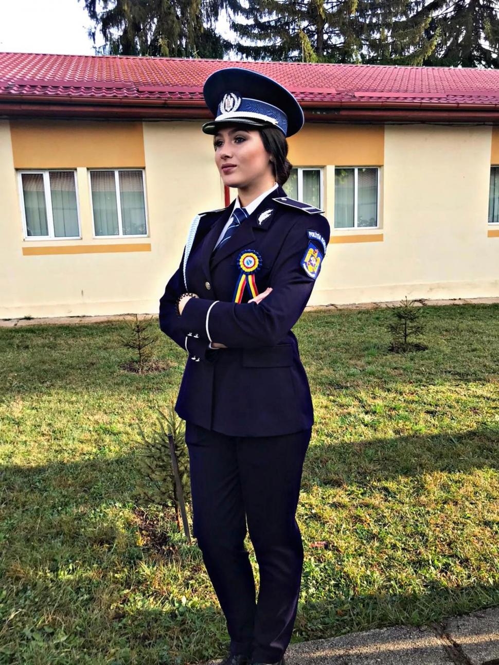 Ea este Andreea, una dintre cele mai frumoase polițiste din Iași, iar zilele trecute a alergat după un șofer și a tras două focuri de armă ca să-l oprească 836130
