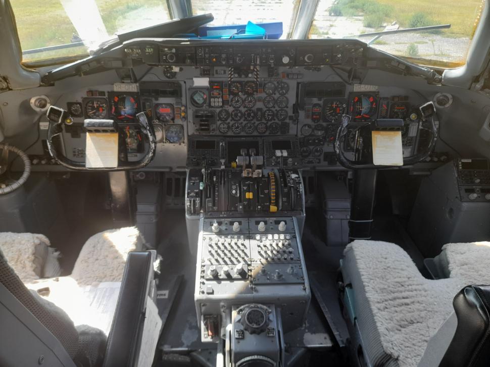 Un avion de pasageri, scos la licitație de ANAF. Preţul de pornire e incredibil de mic 836333