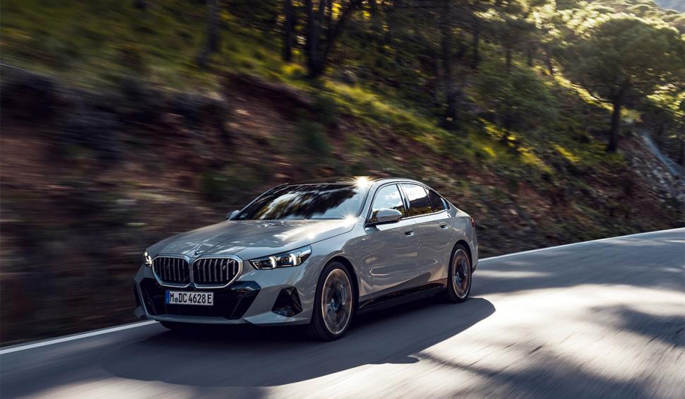 A mai apus o eră! În noul BMW Seria 5, șoferii pot semnaliza schimbarea benzii folosind doar privirea 836199