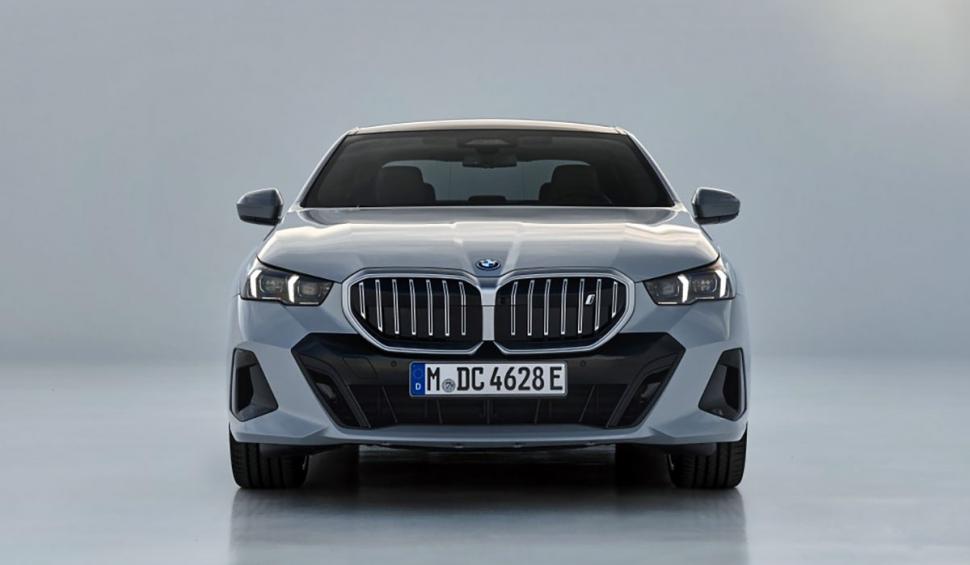 A mai apus o eră! În noul BMW Seria 5, șoferii pot semnaliza schimbarea benzii folosind doar privirea 836203