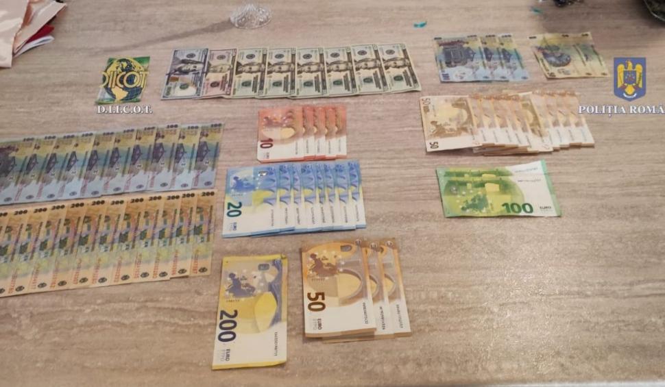 Percheziții de amploare ale DIICOT la două saloane de masaj din Arad, folosite de o rețea de proxeneți. Persoane celebre, printre clienți 836189