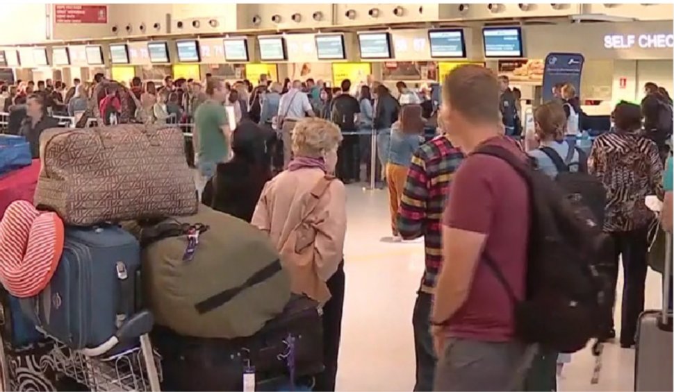 Călătorii cu pașapoarte biometrice scapă de cozile infernale. Culoar rapid de control, pe Aeroportul Otopeni