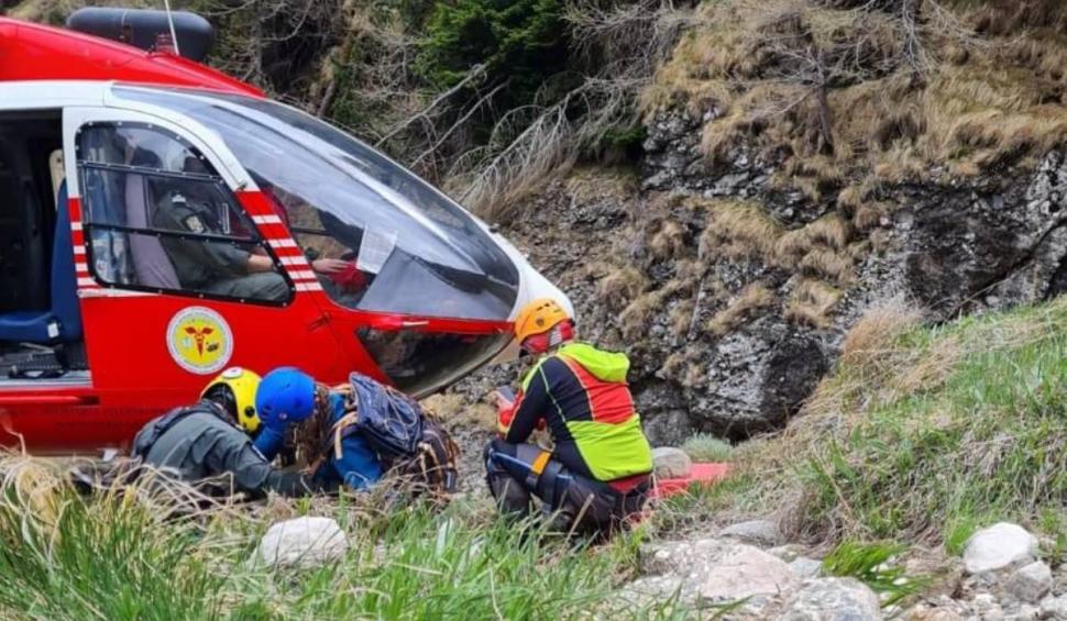 Soț și soție, salvați cu elicopterul după ce au căzut în Munții Bucegi. Copilul lor era împreună cu ei 836597