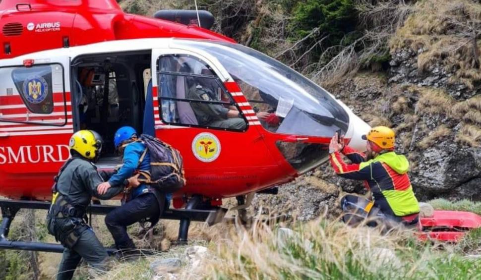 Soț și soție, salvați cu elicopterul după ce au căzut în Munții Bucegi. Copilul lor era împreună cu ei 836598
