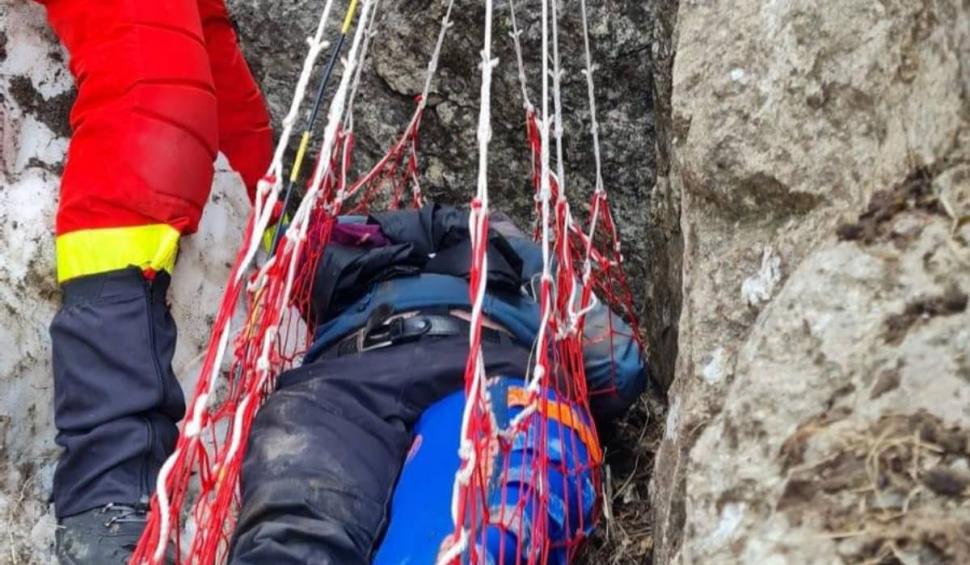 Soț și soție, salvați cu elicopterul după ce au căzut în Munții Bucegi. Copilul lor era împreună cu ei 836600