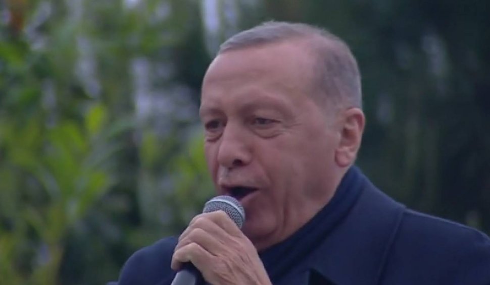 Ce melodie a cântat Erdogan în fața susținătorilor: "Totul, totul, totul, pentru tine"