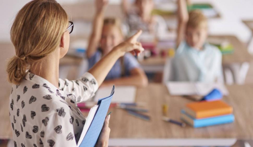 Ultima ofertă a Guvernului pentru profesorii care sunt în grevă: prime. "Este un efort bugetar care depăşeşte 700 milioane lei" 836696