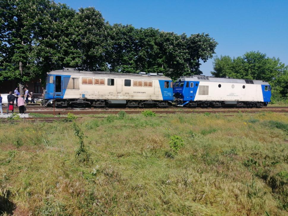 O locomotivă a luat foc în Iași: 200 de pasageri s-au evacuat 836820