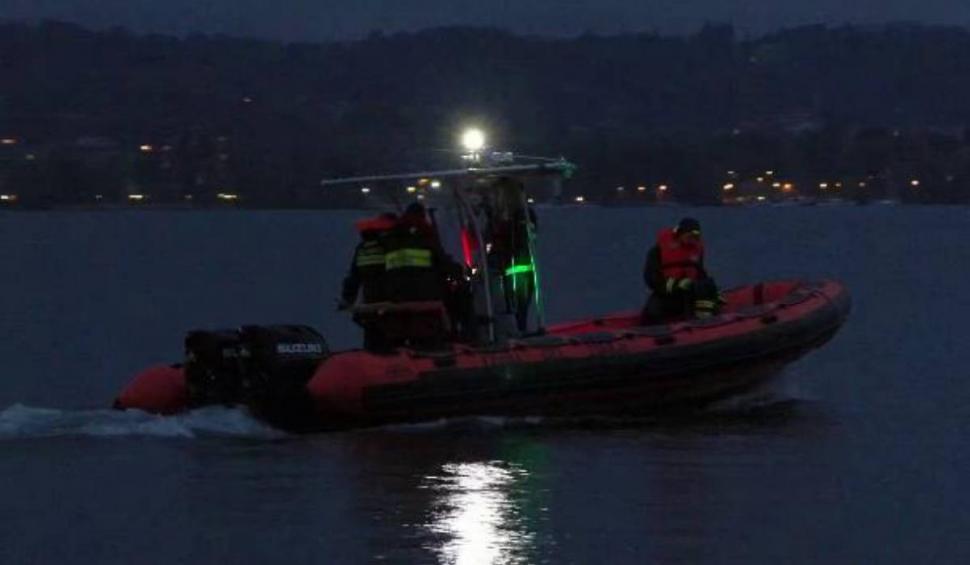 Patru persoane decedate, după ce o barcă cu 25 de turişti s-a scufundat pe lacul Maggiore, în Italia. Oamenii sărbătoreau o zi de naștere 836830