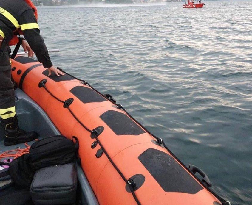 Patru persoane decedate, după ce o barcă cu 25 de turişti s-a scufundat pe lacul Maggiore, în Italia. Oamenii sărbătoreau o zi de naștere 836831