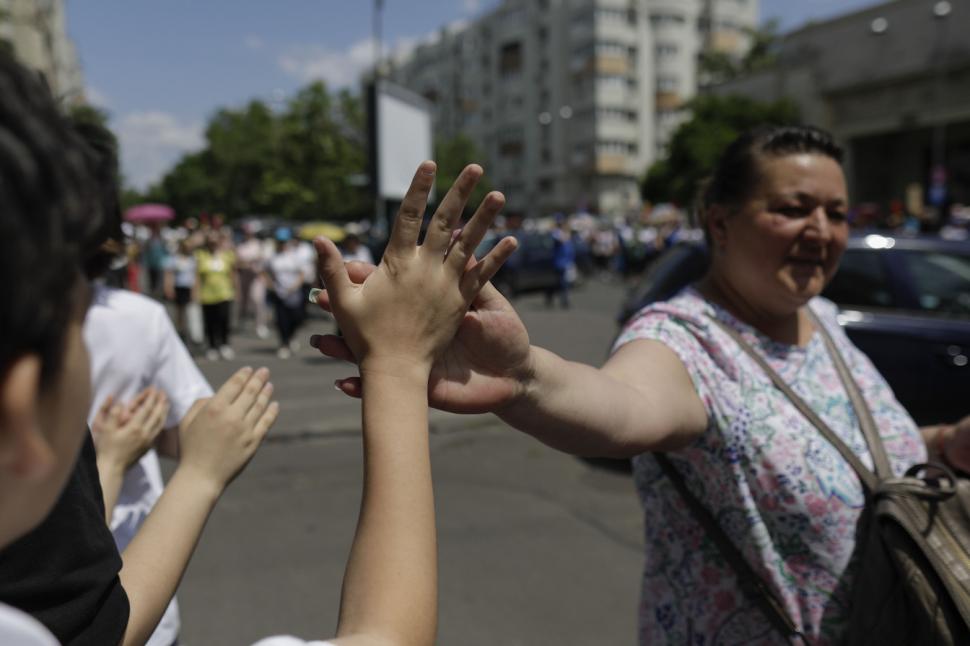 20.000 de profesori, la cel mai mare protest din ultimii ani, în Bucureşti | Iohannis, discuţii cu o delegaţie a  protestatarilor la Palatul Cotroceni 837183