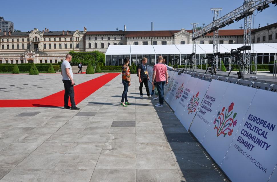 Summitul CPE 2023 de la Bulboaca | Klaus Iohannis şi Volodimir Zelenski, declaraţie comună cu privire la integrarea euroatlantică a Ucrainei 837486