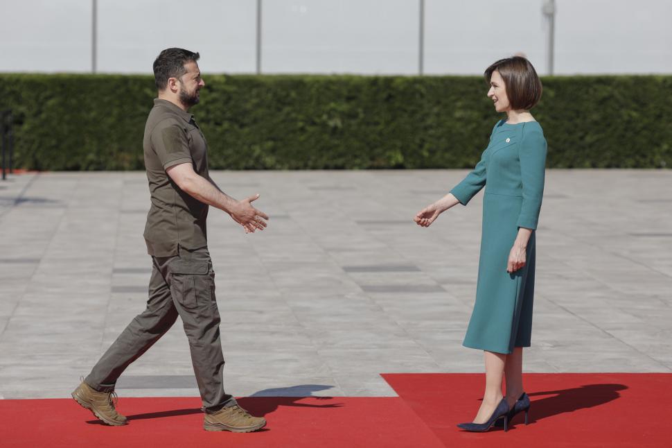 Summitul CPE 2023 de la Bulboaca | Klaus Iohannis şi Volodimir Zelenski, declaraţie comună cu privire la integrarea euroatlantică a Ucrainei 837530